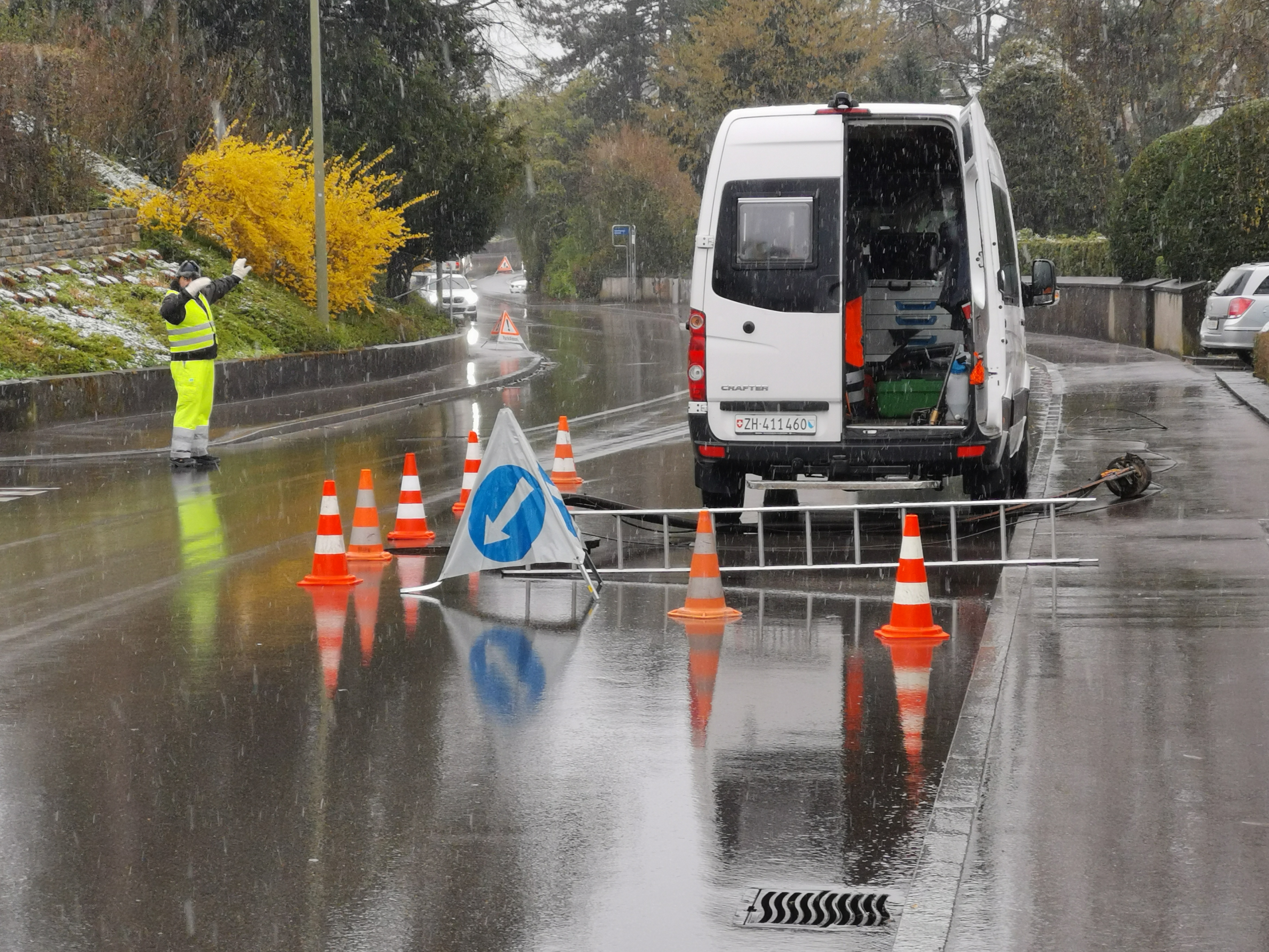 Wechselseitiger Verkehr mit 1 Mitarbeiter